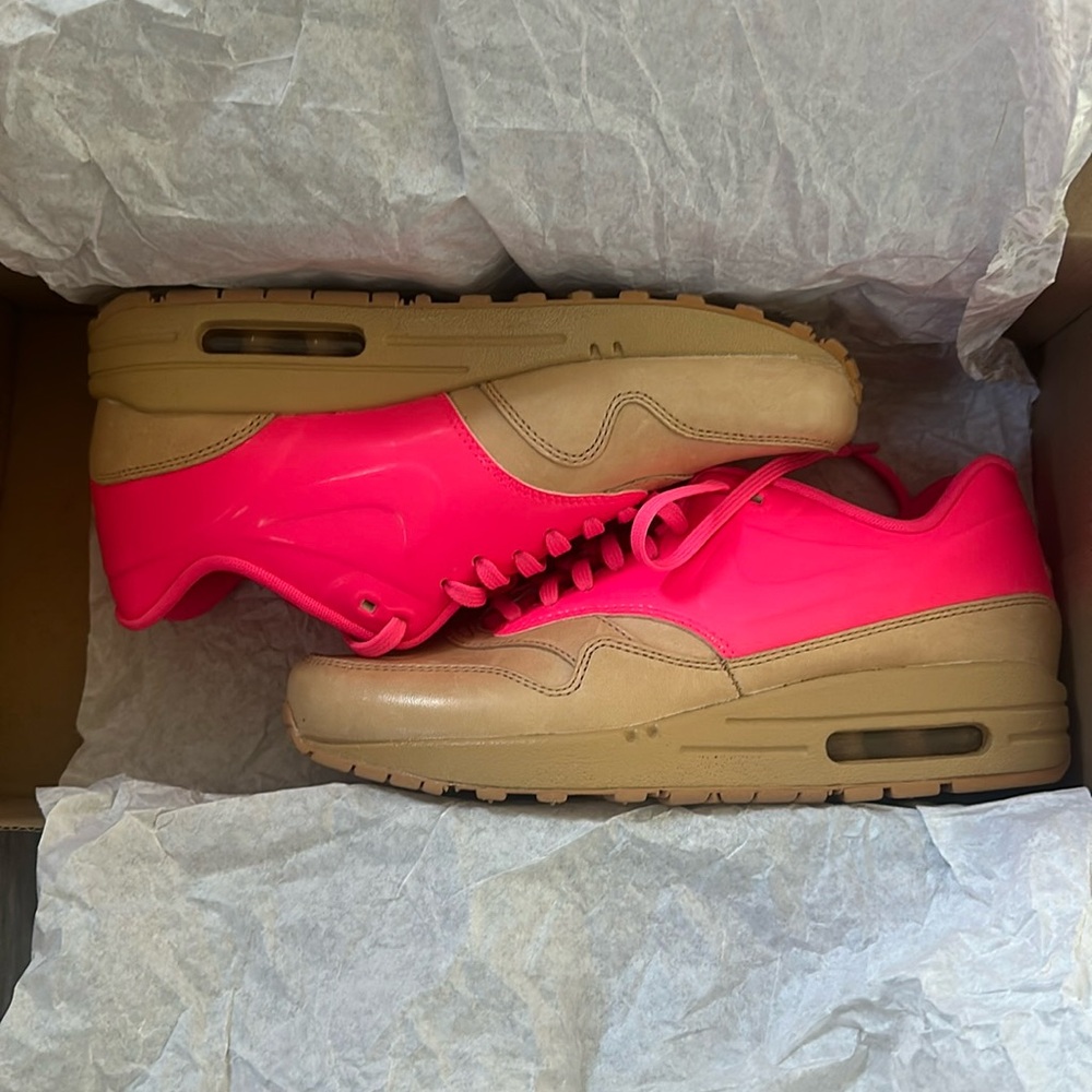 Nike Vachetta size 5.5